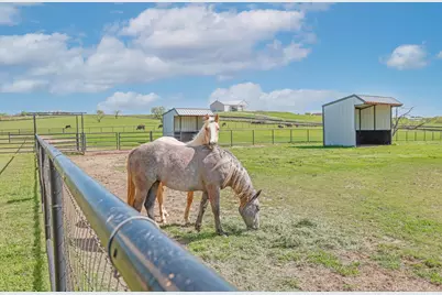 1200 McReynolds, Sanger, TX 76266 - Photo 2