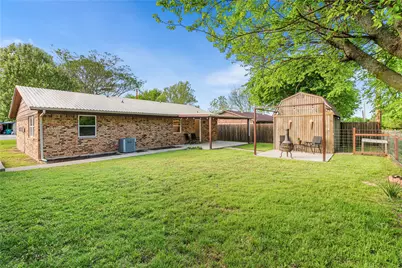 104 Chisholm Street, Saint Jo, TX 76265 - Photo 26