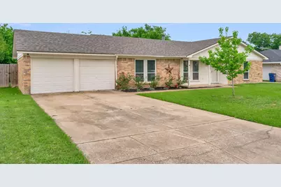 445 Parkridge Boulevard, Burleson, TX 76028 - Photo 4