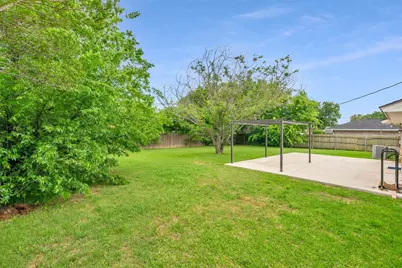 445 Parkridge Boulevard, Burleson, TX 76028 - Photo 32