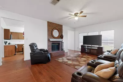 513 Shannon Circle, DeSoto, TX 75115 - Photo 4