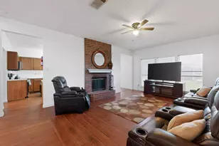 513 Shannon Cir, DeSoto, TX 75115 - Photo 4