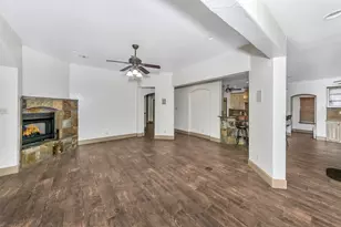 7612 Willowood Ct, Fort Worth, TX 76112 - Photo 16