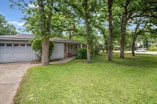 1311 W Lavender Ln, Arlington, TX 76013 - Photo 22
