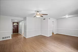 1311 W Lavender Ln, Arlington, TX 76013 - Photo 2