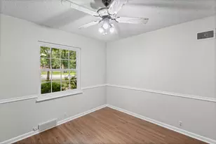 1311 W Lavender Ln, Arlington, TX 76013 - Photo 12