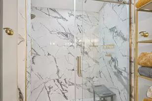 209 Cimarron Trail, Irving, TX 75063 - Photo 12