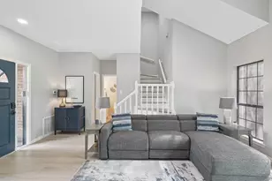 209 Cimarron Trail, Irving, TX 75063 - Photo 22