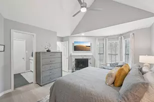 209 Cimarron Trail, Irving, TX 75063 - Photo 8