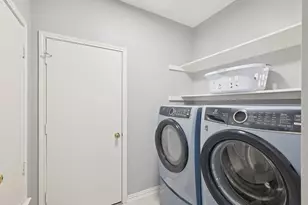 209 Cimarron Trail, Irving, TX 75063 - Photo 24