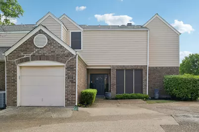 209 Cimarron Trail #6, Irving, TX 75063 - Photo 18