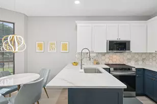 209 Cimarron Trail, Irving, TX 75063 - Photo 32