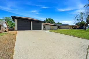 3813 Fox Hollow Dr, Bedford, TX 76021 - Photo 4