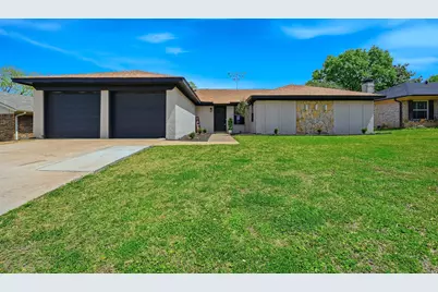 3813 Fox Hollow Drive, Bedford, TX 76021 - Photo 2