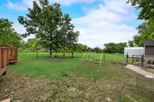 571 S 1st St, Point, TX 75472 - Photo 22