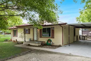 571 S 1st St, Point, TX 75472 - Photo 4