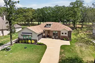 233 Hide A Way Dr, Mabank, TX 75156 - Photo 2