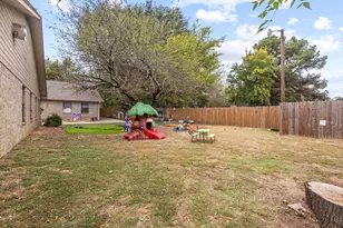 1905 E Price St, Paris, TX 75460 - Photo 34