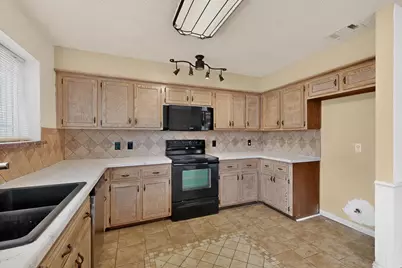 2800 Hedgeway Drive, Arlington, TX 76016 - Photo 18