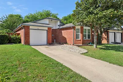 4710 Poppy Drive E, Fort Worth, TX 76137 - Photo 2