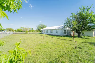 701 N Shelton Street, Breckenridge, TX 76424 - Photo 16