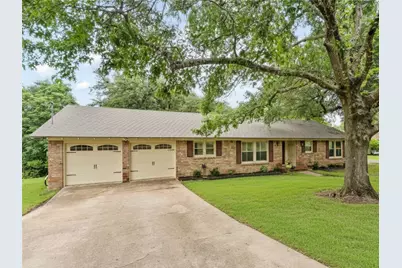 2325 Wooded Acres, Waco, TX 76710 - Photo 2