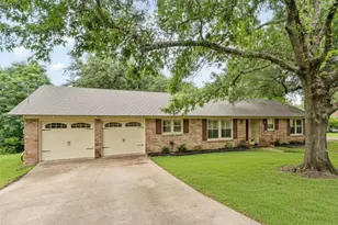 2325 Wooded Acres, Waco, TX 76710 - Photo 2