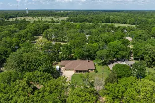 231 Cedarwood Dr, Enchanted Oaks, TX 75156 - Photo 2