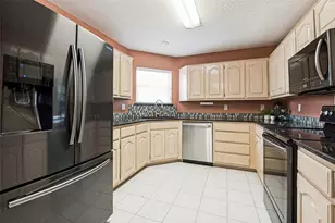 4818 Ashworth Ct, Arlington, TX 76017 - Photo 10