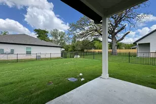 417 W Dulin St, Sherman, TX 75090 - Photo 18