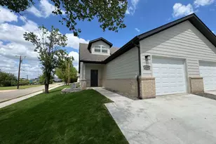 419 W Dulin St, Sherman, TX 75090 - Photo 2