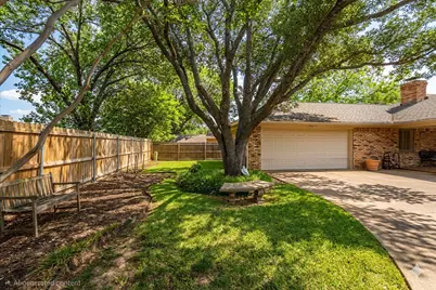 3302 Peachtree Lane, Pantego, TX 76013 - Photo 32