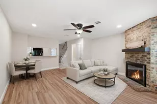 112 Churchill Ln, Euless, TX 76039 - Photo 2