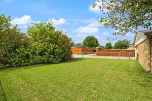 2017 Montana Trail, Grand Prairie, TX 75052 - Photo 30