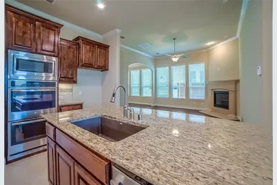 7124 Isle Royal Lane, Irving, TX 75063 - Photo 6