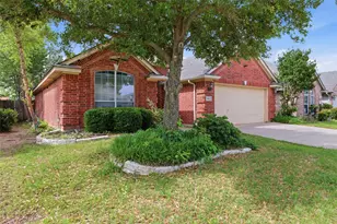 9008 Winding River Dr, Fort Worth, TX 76118 - Photo 4