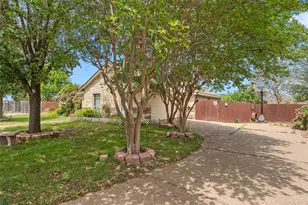 2524 Riders Way, Waco, TX 76712 - Photo 2
