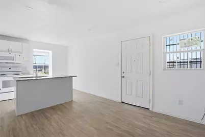 901 Bessie Street, Fort Worth, TX 76104 - Photo 10