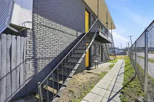 901 Bessie St, Fort Worth, TX 76104 - Photo 2