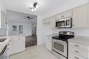 3611 Alexandria Dr, Arlington, TX 76015 - Photo 2