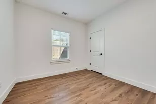 202 Pine St, Bonham, TX 75418 - Photo 18