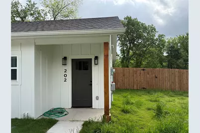 202 Pine Street, Bonham, TX 75418 - Photo 6