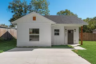 202 Pine St, Bonham, TX 75418 - Photo 2