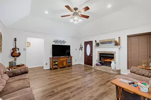 500 Seneca Dr, Waxahachie, TX 75165 - Photo 6