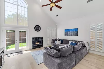 115 Saint James Road, Irving, TX 75063 - Photo 14