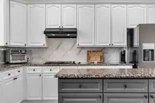 115 St James Rd, Irving, TX 75063 - Photo 10