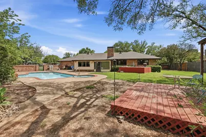 1226 Crestwood Drive, Cleburne, TX 76033 - Photo 6