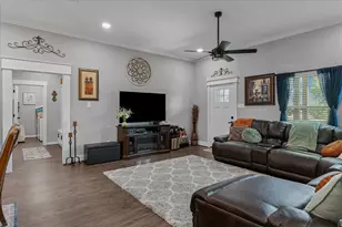 393 E Pennsylvania Ave, Van, TX 75790 - Photo 16