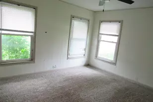 218 N Pearl St, Mart, TX 76664 - Photo 8