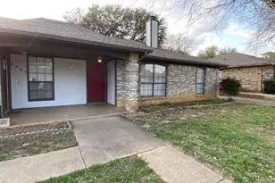 2929 Hilltop Dr, Euless, TX 76039 - Photo 1